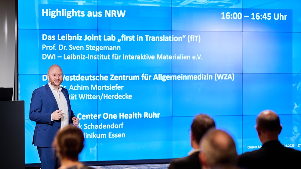 Patrick Guidato vor dem Programm der Highlightvorträge